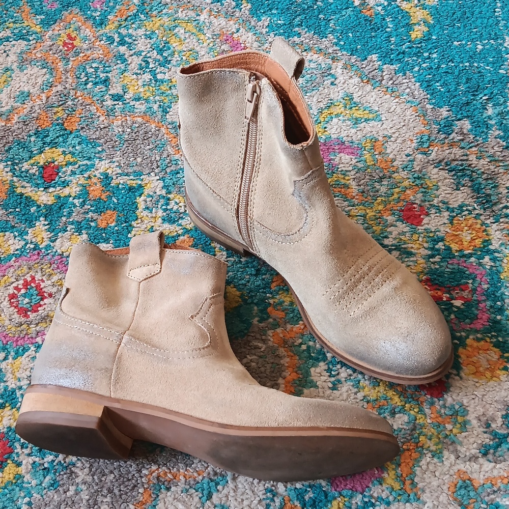 Hand Of The Free Sycamore Sand Suede Western Bootie Size 6.5